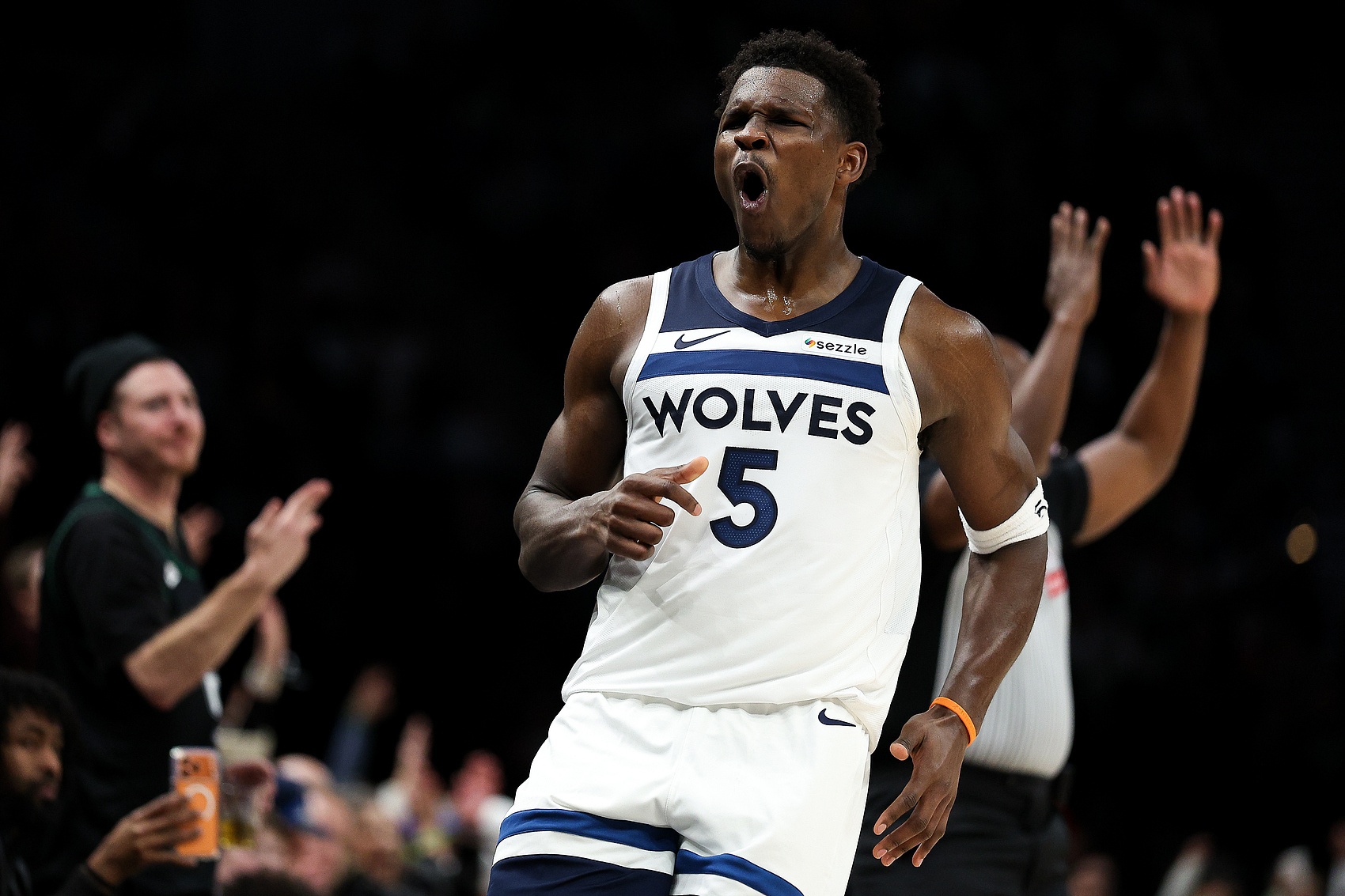 b体育-阿里纳斯：华子配得上更多MVP讨论 他攻防出色&amp;进步体现在战绩上